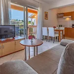Rok 5 By Interhome * Pula